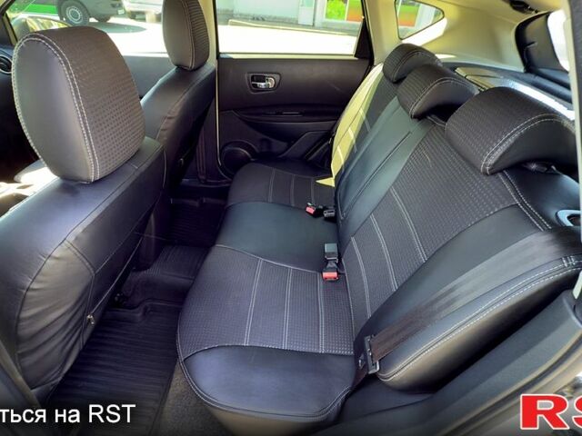 Белый Ниссан Кашкай, объемом двигателя 1.6 л и пробегом 155 тыс. км за 11000 $, фото 5 на Automoto.ua