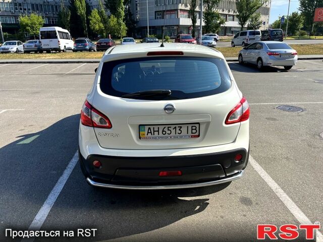 Белый Ниссан Кашкай, объемом двигателя 1.6 л и пробегом 145 тыс. км за 8700 $, фото 2 на Automoto.ua