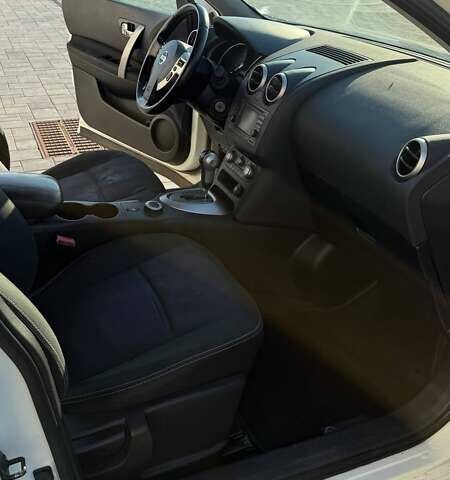 Білий Ніссан Кашкай, об'ємом двигуна 2 л та пробігом 291 тис. км за 12500 $, фото 14 на Automoto.ua