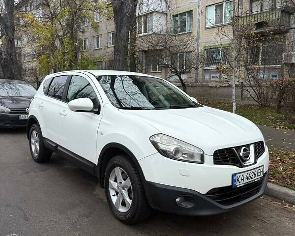 Белый Ниссан Кашкай, объемом двигателя 2 л и пробегом 150 тыс. км за 11500 $, фото 22 на Automoto.ua