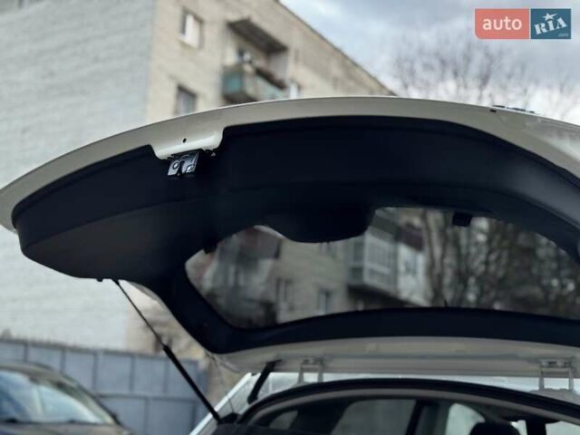 Белый Ниссан Кашкай, объемом двигателя 1.6 л и пробегом 174 тыс. км за 12999 $, фото 75 на Automoto.ua