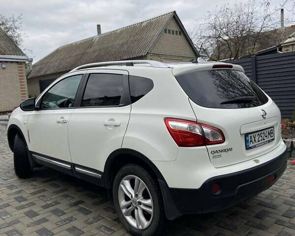Белый Ниссан Кашкай, объемом двигателя 1.46 л и пробегом 218 тыс. км за 11000 $, фото 2 на Automoto.ua