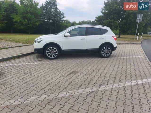 Белый Ниссан Кашкай, объемом двигателя 2 л и пробегом 220 тыс. км за 12999 $, фото 5 на Automoto.ua