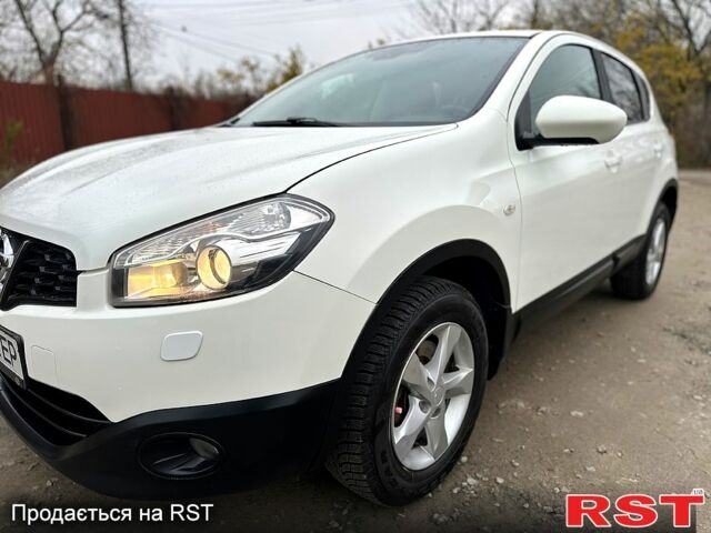 Белый Ниссан Кашкай, объемом двигателя 1.6 л и пробегом 187 тыс. км за 10999 $, фото 1 на Automoto.ua