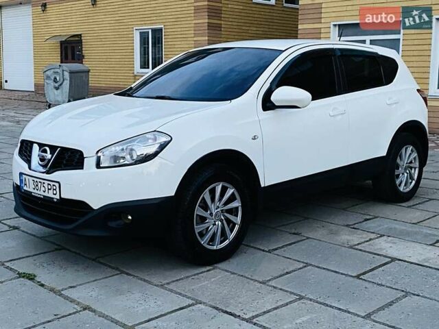 Белый Ниссан Кашкай, объемом двигателя 2 л и пробегом 162 тыс. км за 9600 $, фото 2 на Automoto.ua