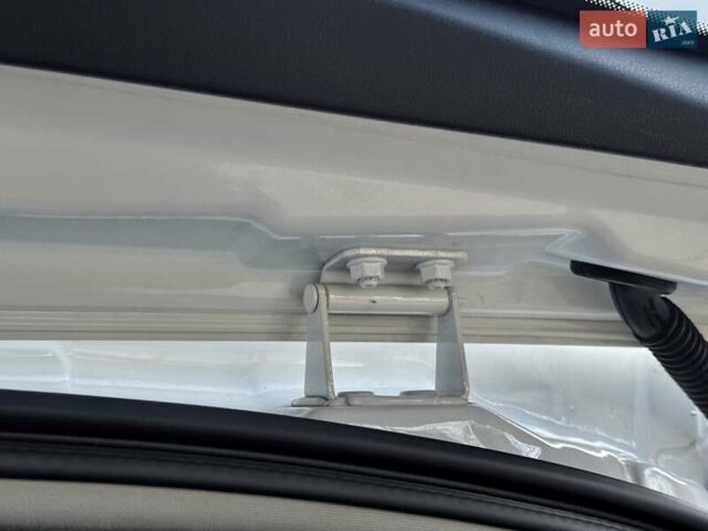 Белый Ниссан Кашкай, объемом двигателя 1.6 л и пробегом 174 тыс. км за 12999 $, фото 77 на Automoto.ua