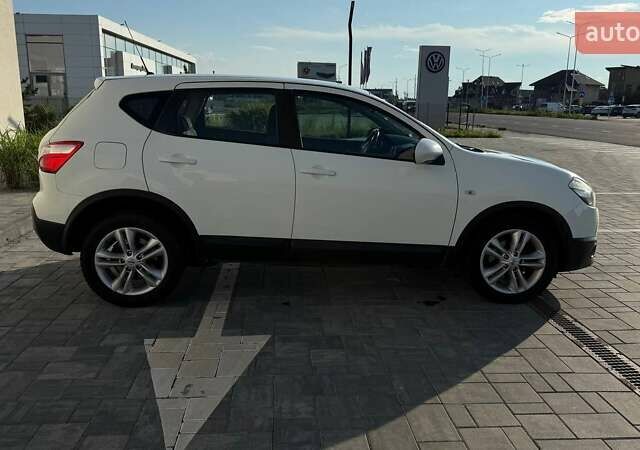 Білий Ніссан Кашкай, об'ємом двигуна 2 л та пробігом 291 тис. км за 12500 $, фото 7 на Automoto.ua