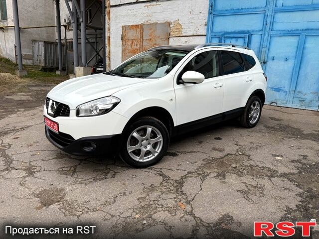 Белый Ниссан Кашкай, объемом двигателя 2 л и пробегом 190 тыс. км за 11700 $, фото 7 на Automoto.ua