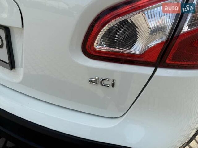 Білий Ніссан Кашкай, об'ємом двигуна 1.46 л та пробігом 237 тис. км за 11111 $, фото 12 на Automoto.ua