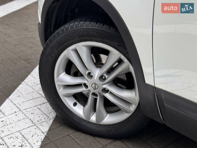 Белый Ниссан Кашкай, объемом двигателя 1.5 л и пробегом 277 тыс. км за 9300 $, фото 15 на Automoto.ua