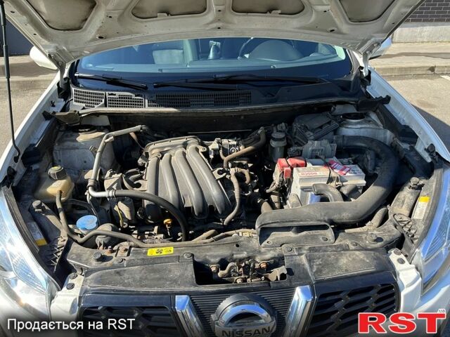 Белый Ниссан Кашкай, объемом двигателя 1.6 л и пробегом 145 тыс. км за 8700 $, фото 4 на Automoto.ua