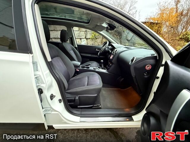 Белый Ниссан Кашкай, объемом двигателя 2 л и пробегом 190 тыс. км за 11700 $, фото 11 на Automoto.ua