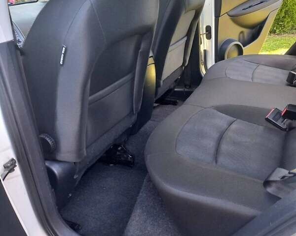 Белый Ниссан Кашкай, объемом двигателя 2 л и пробегом 188 тыс. км за 11999 $, фото 8 на Automoto.ua