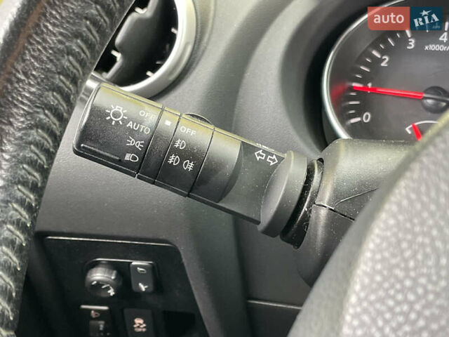 Білий Ніссан Кашкай, об'ємом двигуна 1.6 л та пробігом 156 тис. км за 9990 $, фото 20 на Automoto.ua