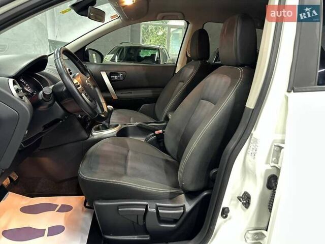 Белый Ниссан Кашкай, объемом двигателя 1.6 л и пробегом 160 тыс. км за 11799 $, фото 11 на Automoto.ua