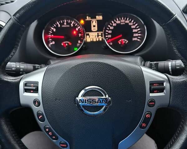 Белый Ниссан Кашкай, объемом двигателя 2 л и пробегом 150 тыс. км за 11500 $, фото 23 на Automoto.ua