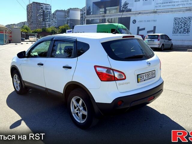 Белый Ниссан Кашкай, объемом двигателя 1.6 л и пробегом 155 тыс. км за 11000 $, фото 1 на Automoto.ua