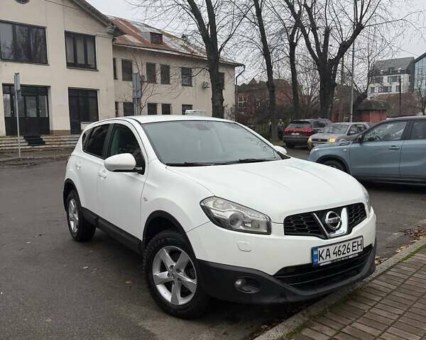 Белый Ниссан Кашкай, объемом двигателя 2 л и пробегом 150 тыс. км за 11500 $, фото 1 на Automoto.ua