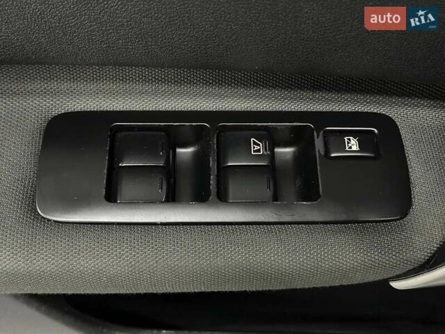 Белый Ниссан Кашкай, объемом двигателя 1.6 л и пробегом 160 тыс. км за 11799 $, фото 13 на Automoto.ua