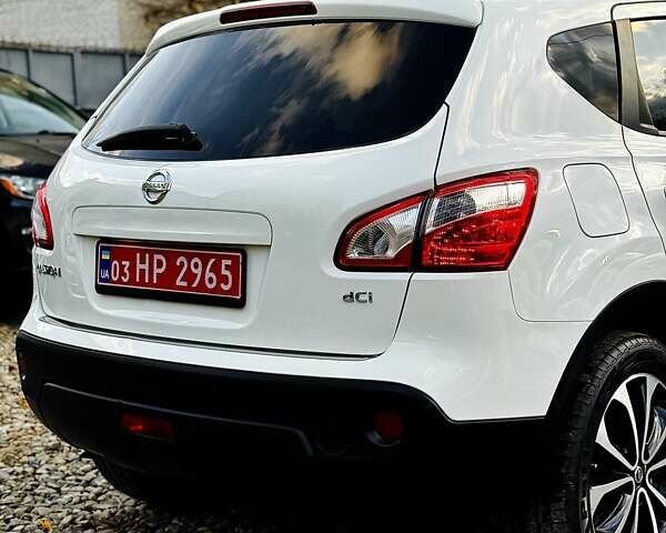 Белый Ниссан Кашкай, объемом двигателя 1.6 л и пробегом 174 тыс. км за 12999 $, фото 20 на Automoto.ua