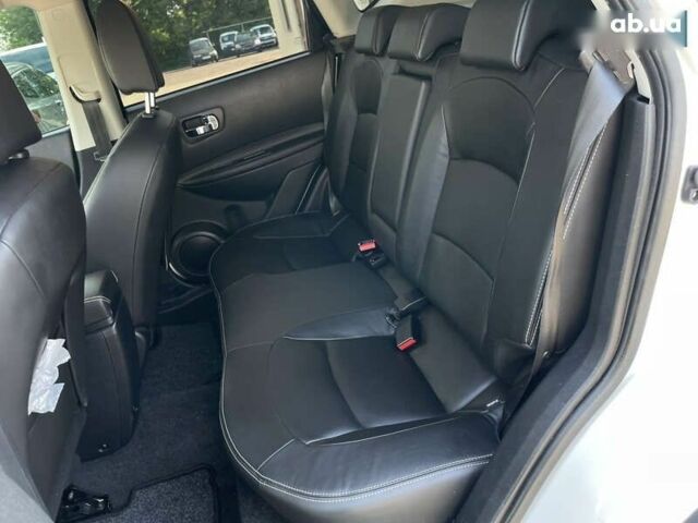 Белый Ниссан Кашкай, объемом двигателя 2 л и пробегом 120 тыс. км за 12955 $, фото 27 на Automoto.ua