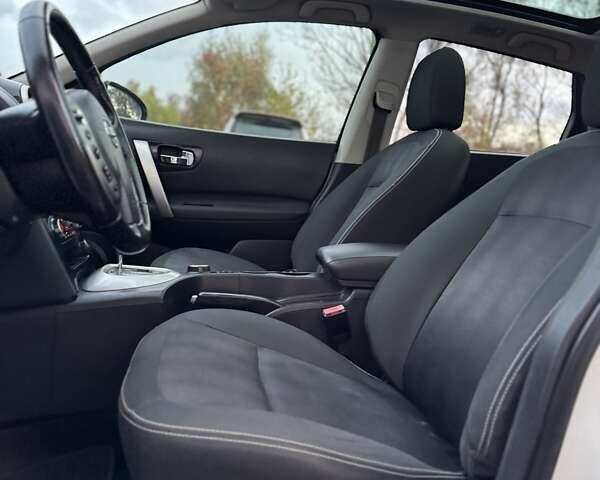 Белый Ниссан Кашкай, объемом двигателя 2 л и пробегом 159 тыс. км за 11200 $, фото 20 на Automoto.ua