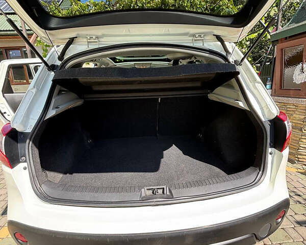 Белый Ниссан Кашкай, объемом двигателя 1.6 л и пробегом 210 тыс. км за 11900 $, фото 8 на Automoto.ua