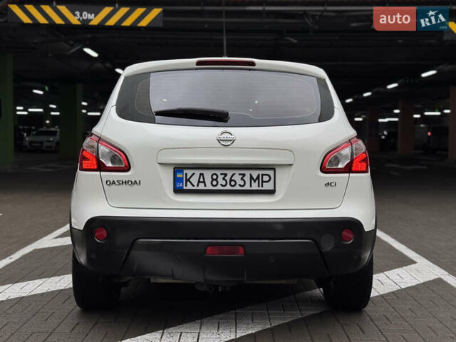 Белый Ниссан Кашкай, объемом двигателя 1.5 л и пробегом 277 тыс. км за 9300 $, фото 7 на Automoto.ua
