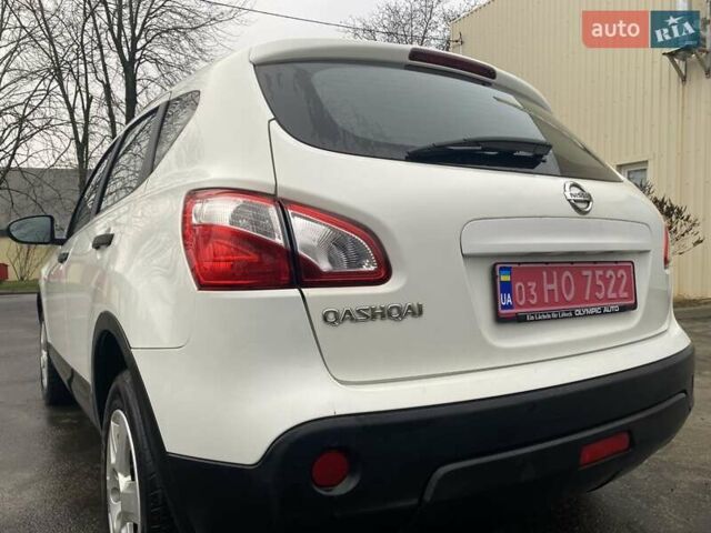 Белый Ниссан Кашкай, объемом двигателя 1.6 л и пробегом 220 тыс. км за 9800 $, фото 22 на Automoto.ua