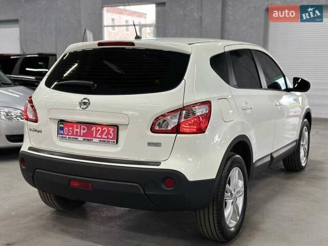 Белый Ниссан Кашкай, объемом двигателя 1.6 л и пробегом 160 тыс. км за 11799 $, фото 6 на Automoto.ua