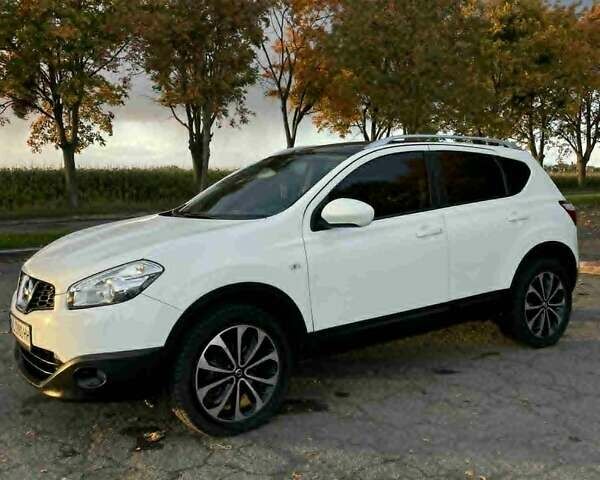 Белый Ниссан Кашкай, объемом двигателя 1.46 л и пробегом 268 тыс. км за 10400 $, фото 9 на Automoto.ua