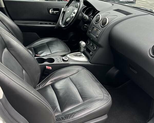 Білий Ніссан Кашкай, об'ємом двигуна 2 л та пробігом 193 тис. км за 12170 $, фото 28 на Automoto.ua