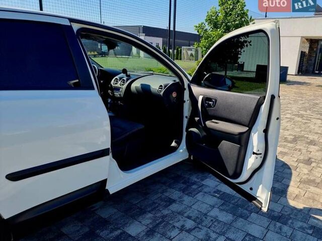 Белый Ниссан Кашкай, объемом двигателя 2 л и пробегом 162 тыс. км за 11899 $, фото 102 на Automoto.ua