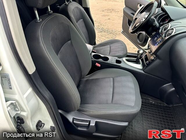 Белый Ниссан Кашкай, объемом двигателя 1.6 л и пробегом 187 тыс. км за 10999 $, фото 12 на Automoto.ua