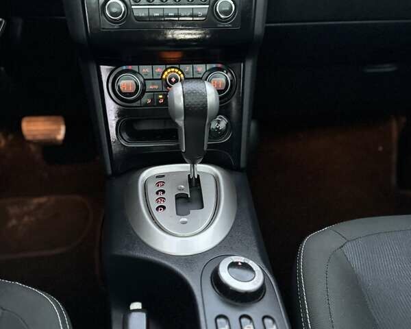 Белый Ниссан Кашкай, объемом двигателя 2 л и пробегом 159 тыс. км за 11200 $, фото 19 на Automoto.ua