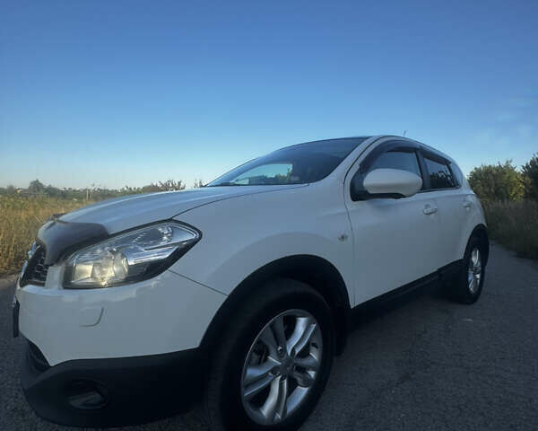 Белый Ниссан Кашкай, объемом двигателя 1.6 л и пробегом 110 тыс. км за 14100 $, фото 12 на Automoto.ua