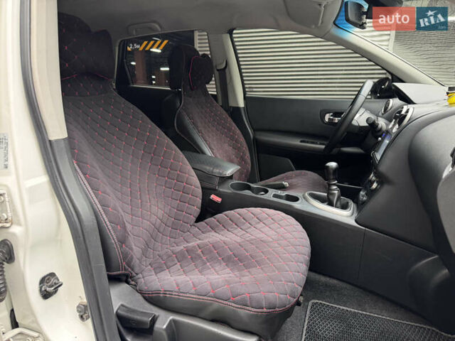 Белый Ниссан Кашкай, объемом двигателя 1.5 л и пробегом 277 тыс. км за 9300 $, фото 30 на Automoto.ua