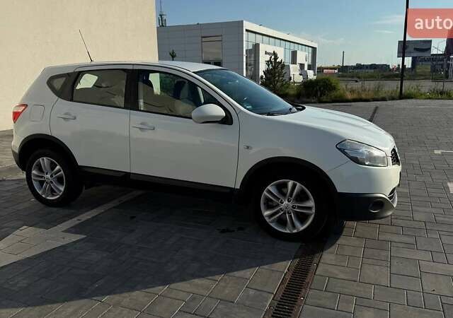 Білий Ніссан Кашкай, об'ємом двигуна 2 л та пробігом 291 тис. км за 12500 $, фото 8 на Automoto.ua