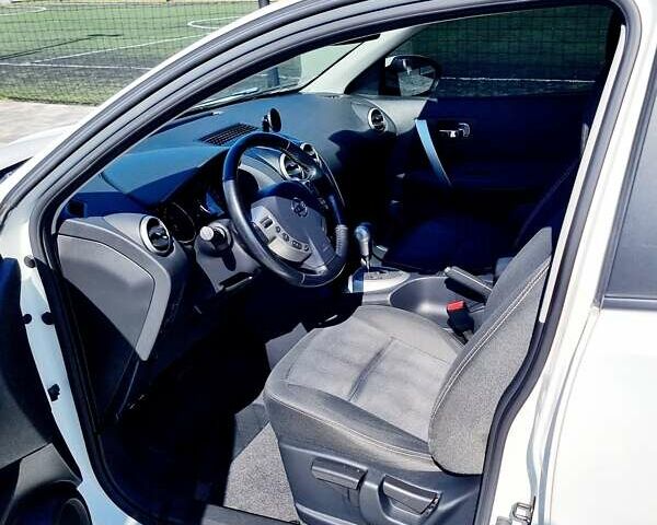 Белый Ниссан Кашкай, объемом двигателя 2 л и пробегом 162 тыс. км за 11899 $, фото 17 на Automoto.ua