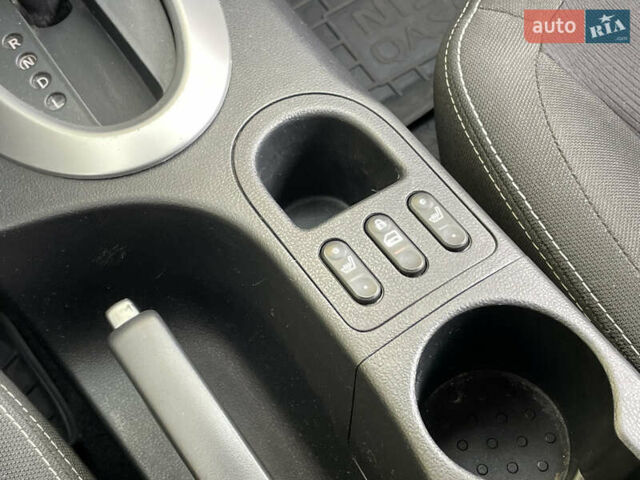 Білий Ніссан Кашкай, об'ємом двигуна 1.6 л та пробігом 156 тис. км за 9990 $, фото 24 на Automoto.ua