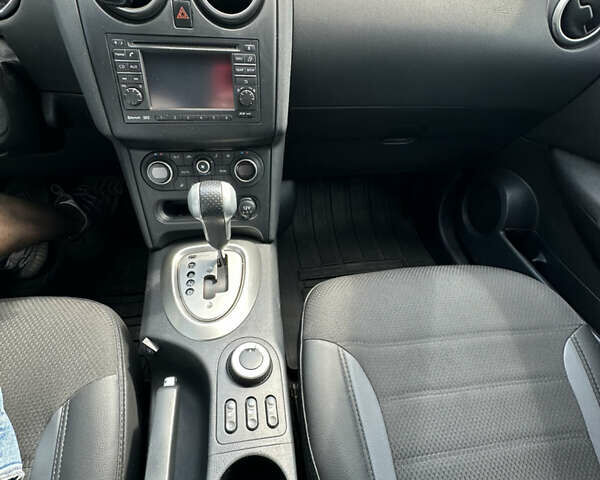 Белый Ниссан Кашкай, объемом двигателя 2 л и пробегом 153 тыс. км за 12500 $, фото 20 на Automoto.ua