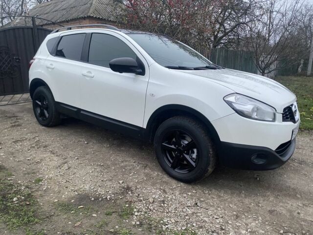 Белый Ниссан Кашкай, объемом двигателя 2 л и пробегом 220 тыс. км за 11000 $, фото 21 на Automoto.ua