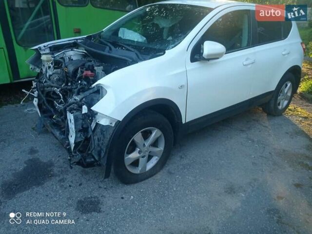 Білий Ніссан Кашкай, об'ємом двигуна 2 л та пробігом 102 тис. км за 4700 $, фото 2 на Automoto.ua