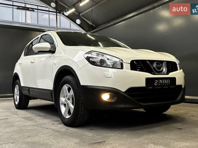 Білий Ніссан Кашкай, об'ємом двигуна 1.6 л та пробігом 141 тис. км за 10000 $, фото 21 на Automoto.ua