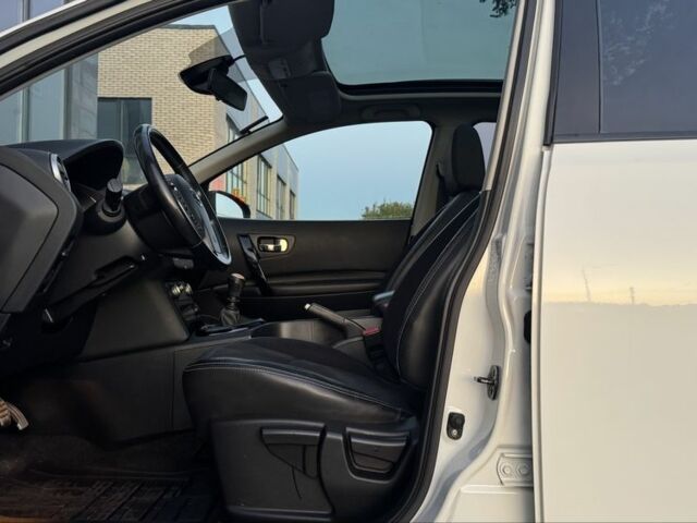 Белый Ниссан Кашкай, объемом двигателя 1.6 л и пробегом 231 тыс. км за 12399 $, фото 8 на Automoto.ua