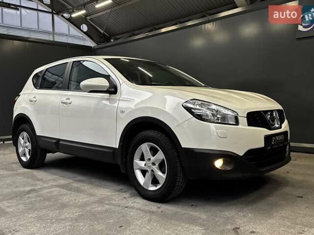 Білий Ніссан Кашкай, об'ємом двигуна 1.6 л та пробігом 141 тис. км за 10000 $, фото 18 на Automoto.ua