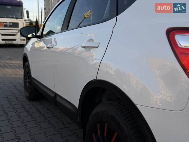 Белый Ниссан Кашкай, объемом двигателя 1.5 л и пробегом 220 тыс. км за 13500 $, фото 15 на Automoto.ua