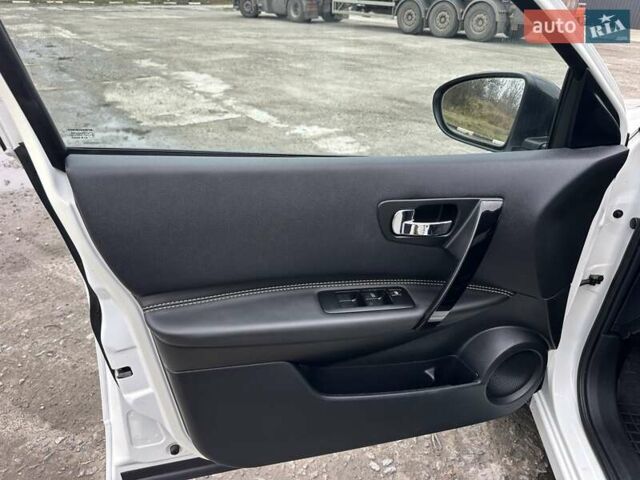 Белый Ниссан Кашкай, объемом двигателя 1.46 л и пробегом 225 тыс. км за 12350 $, фото 43 на Automoto.ua