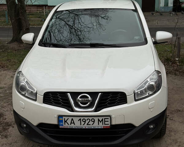 Білий Ніссан Кашкай, об'ємом двигуна 1.6 л та пробігом 175 тис. км за 11000 $, фото 2 на Automoto.ua