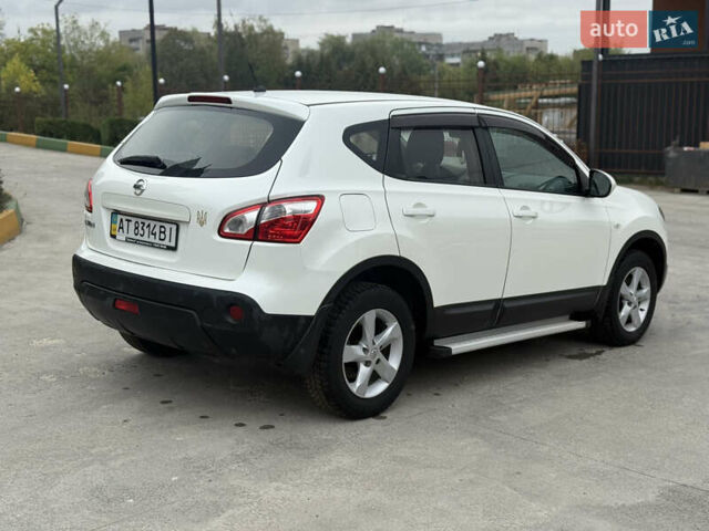Белый Ниссан Кашкай, объемом двигателя 2 л и пробегом 139 тыс. км за 12800 $, фото 5 на Automoto.ua